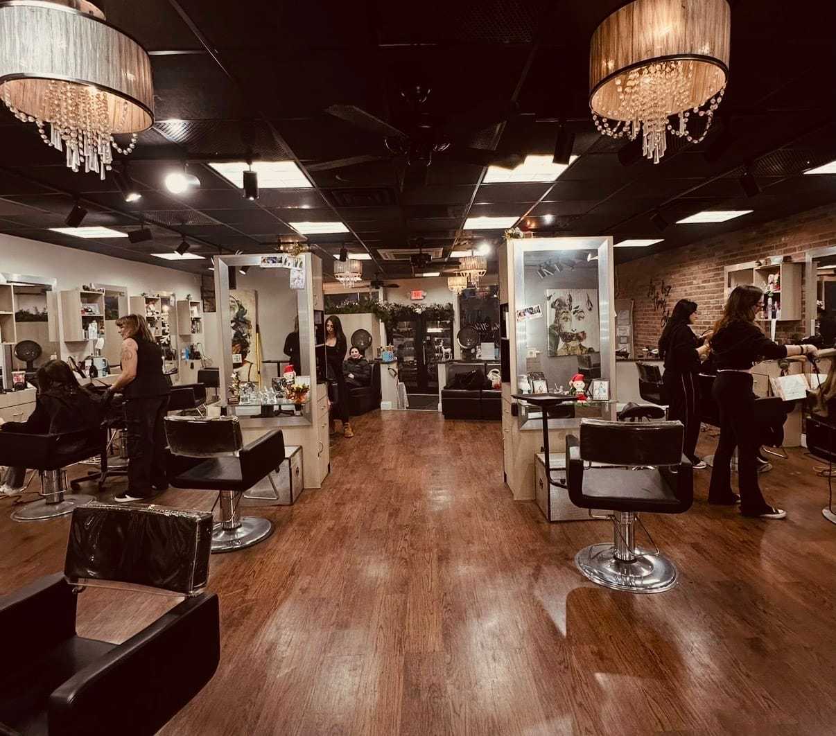 Lisa Thomas Salon in Ridgewood, NJ
