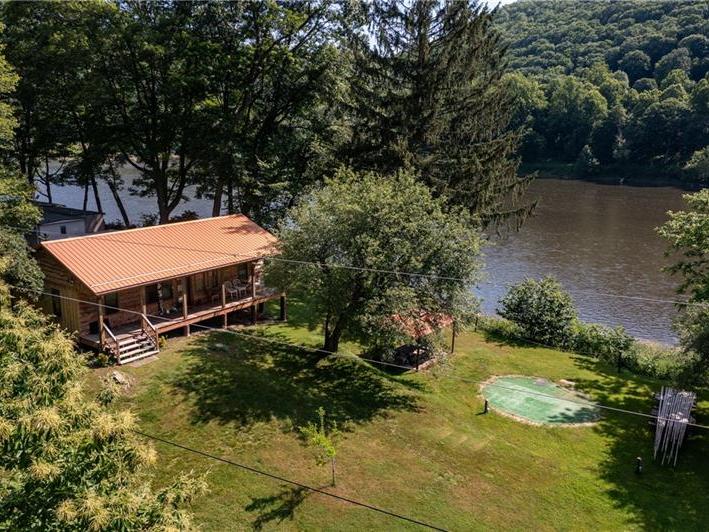 Lisa Phillips, REALTOR in Hermitage, PA