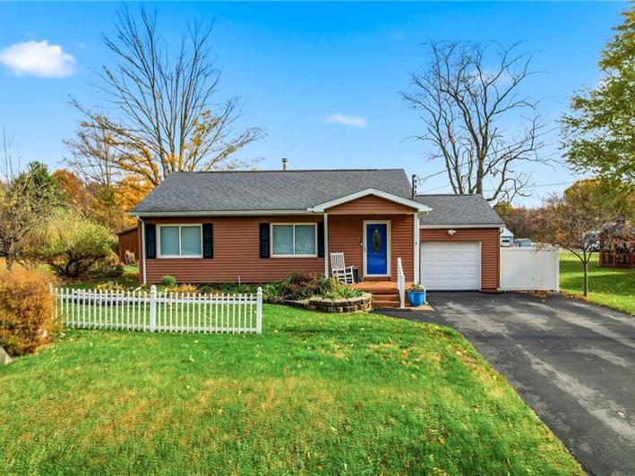Lisa Phillips, REALTOR in Hermitage, PA (6)