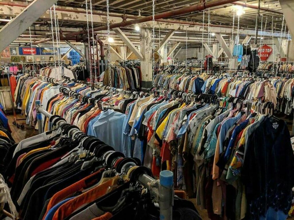 Pixel 19 Vintage Clothing LLC in Cincinnati, OH (2)