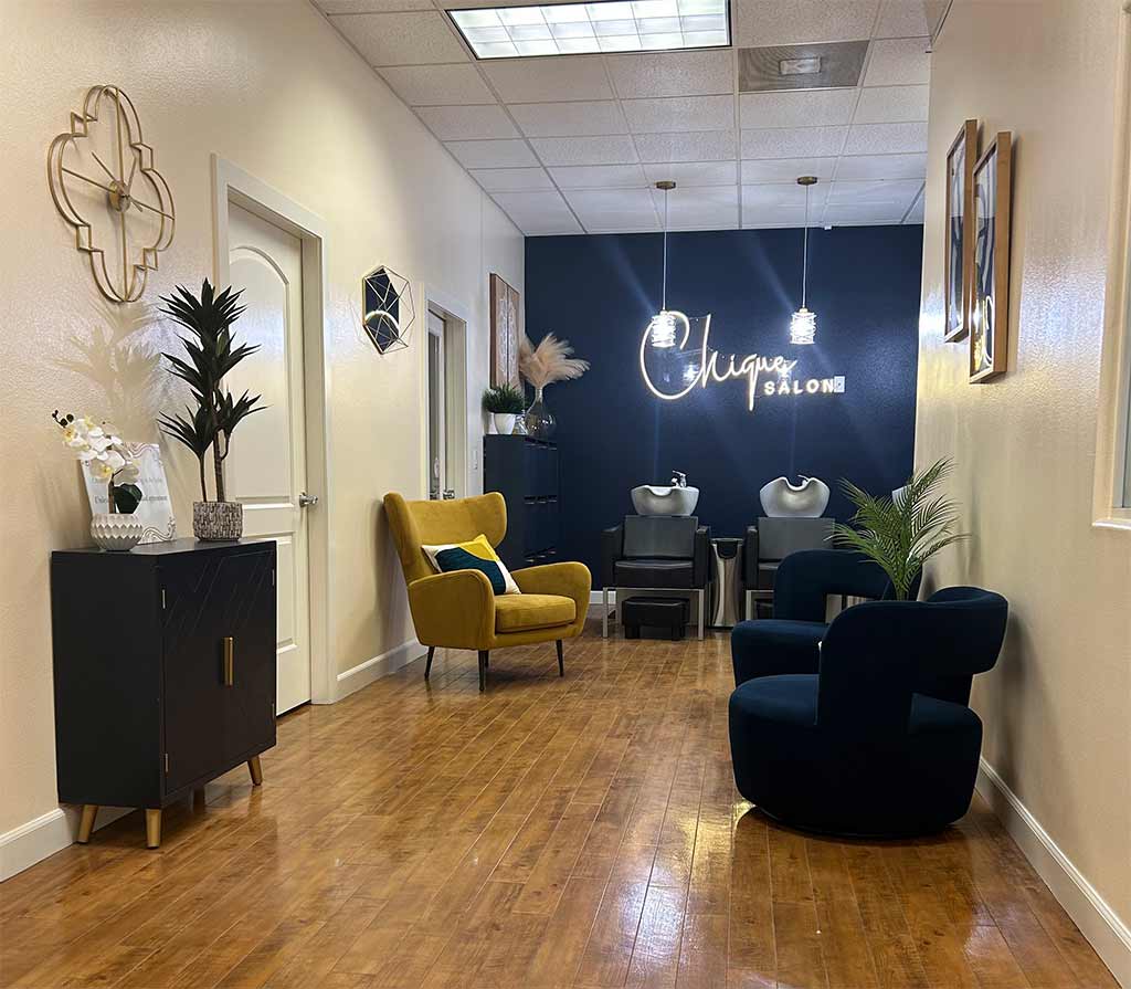 Chique Salon Studios in Palmdale, CA (4)