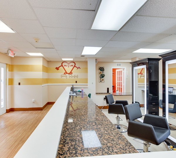 Beauty SalonBnB in Bowie, MD (2)
