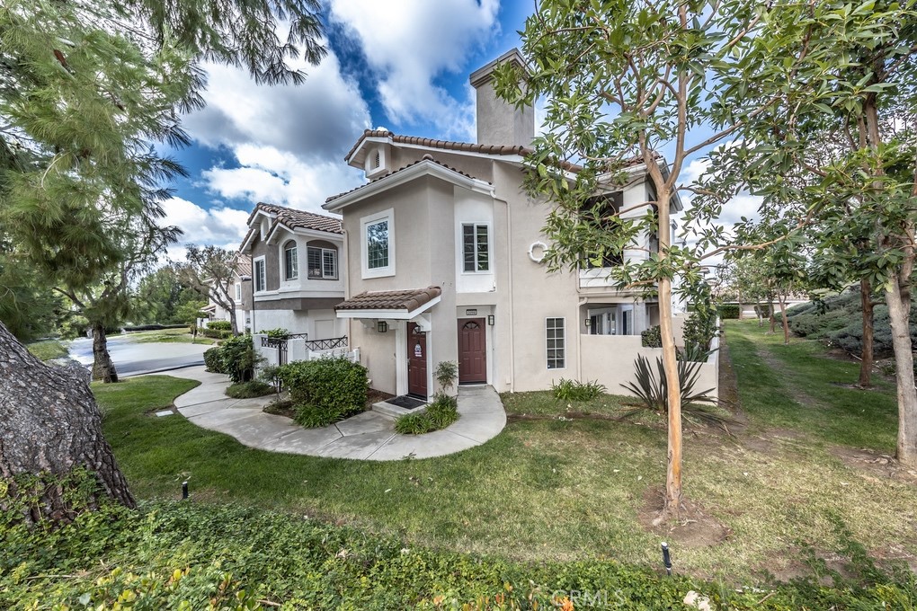 Realtor Jon M Perez in Anaheim, CA