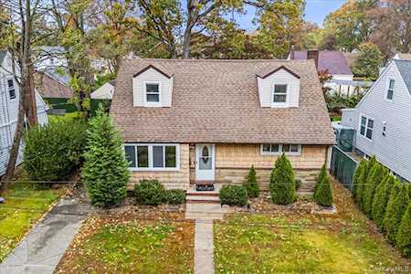 Evantz Saint-Gerard: Licensed Real Estate Salesperson in Flushing, NY (3)