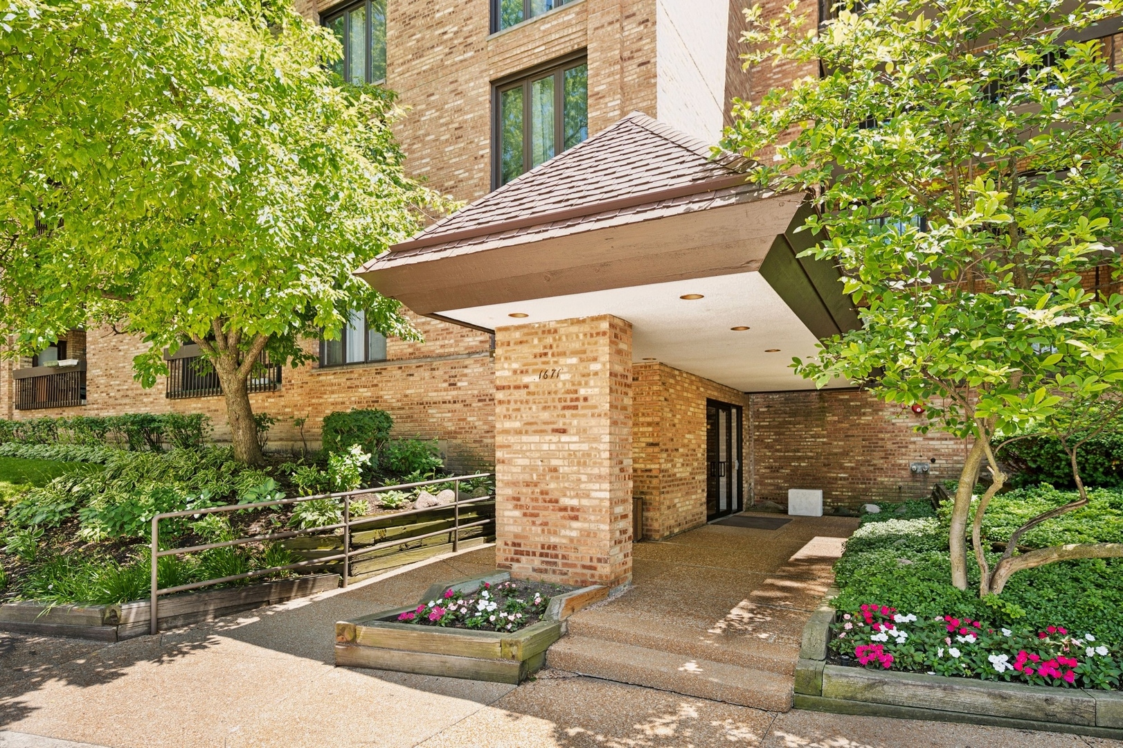 Audra Casey, Christie’s International Real Estate, Real Estate Broker in Northbrook, IL (3)