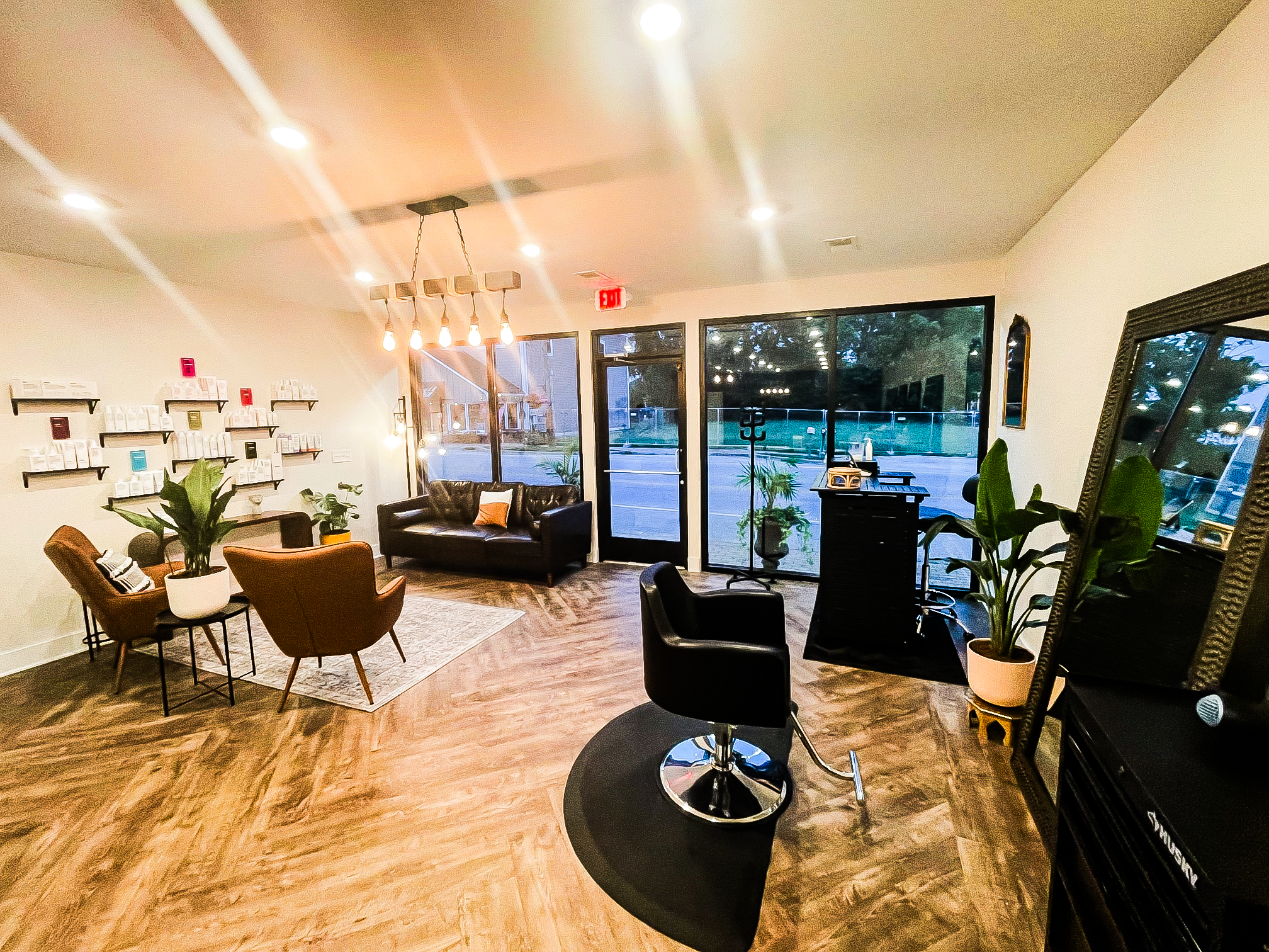 Entourage Hair Lounge in Mt Washington, KY