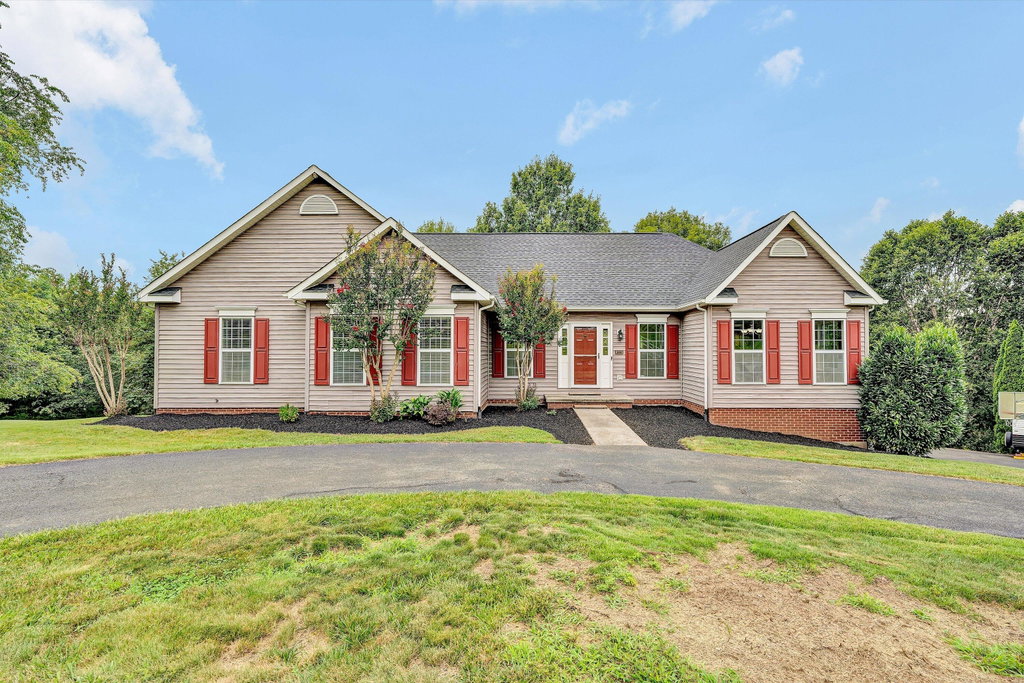 Brad Thomas - Realtor in Vinton, VA (6)
