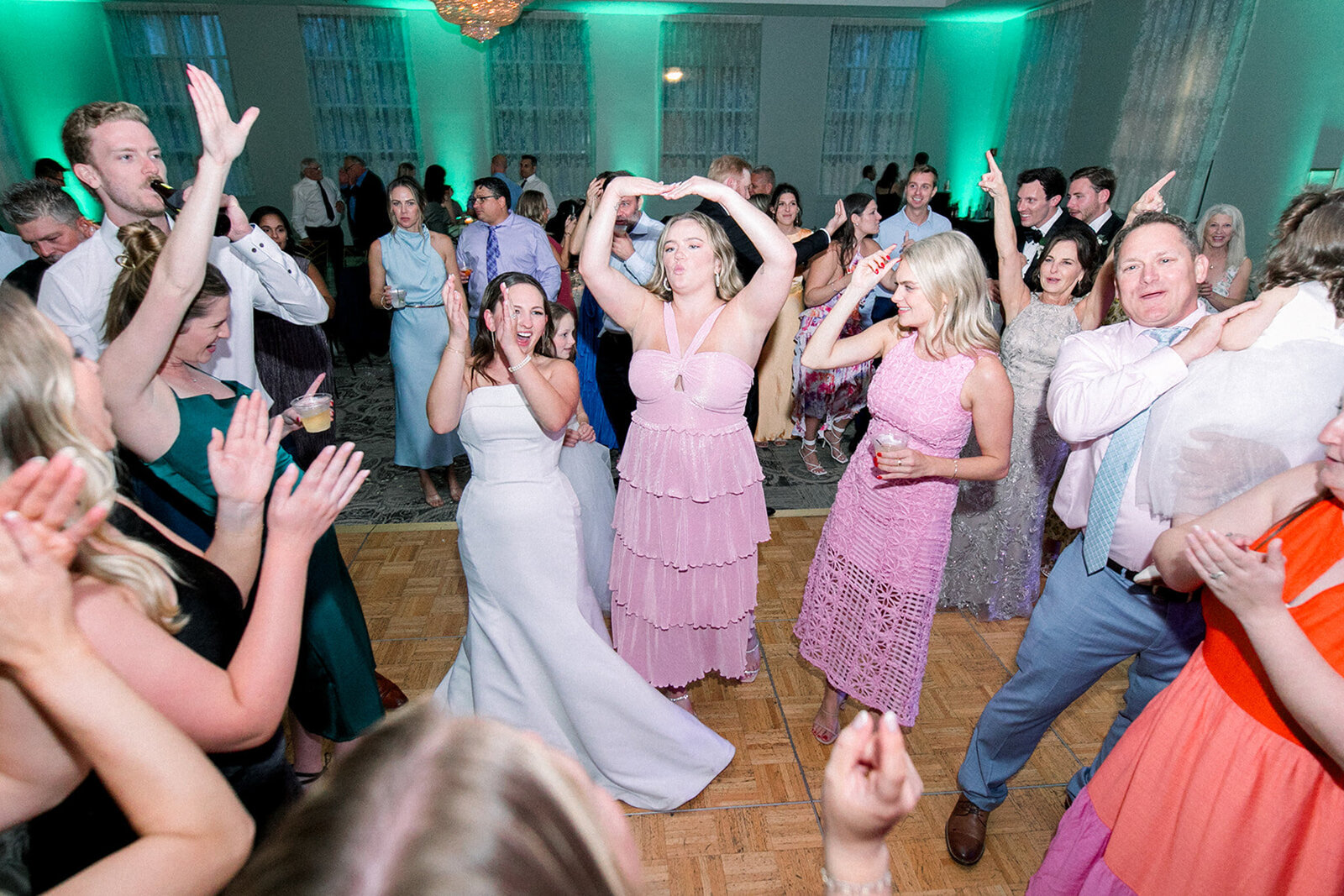 Charizma Entertainment DJs | Weddings | Mitzvahs | Corporate | Non Profit in Northbrook, IL (5)