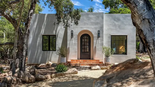 Maiyah Jimenez - Long Beach and South LA County Cities Real Estate Broker in Beverly Hills, CA (4)