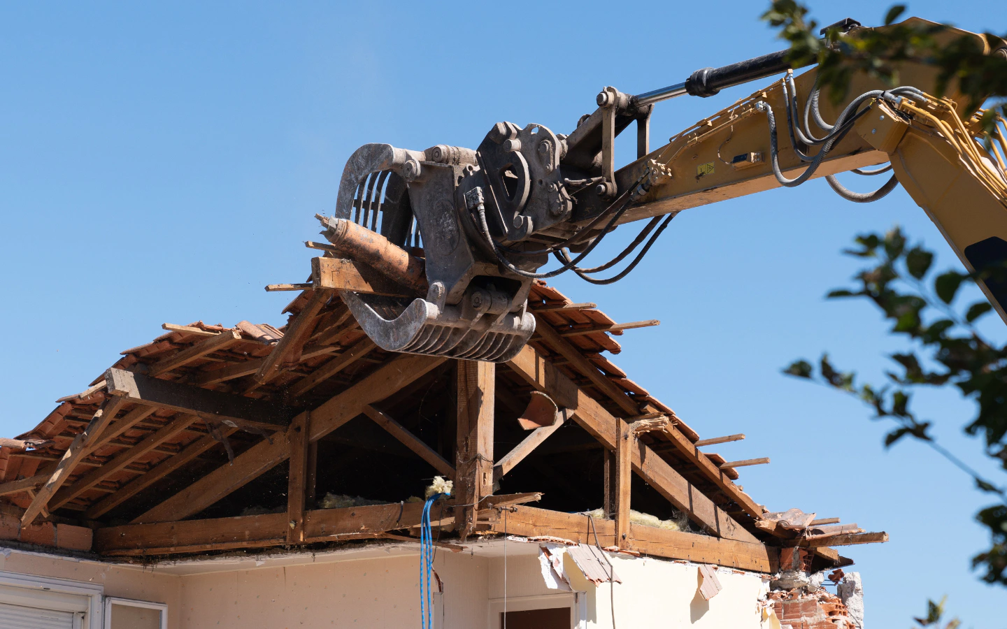 NO LIMIT HAULING & DEMOLITION in Empire, CA (3)