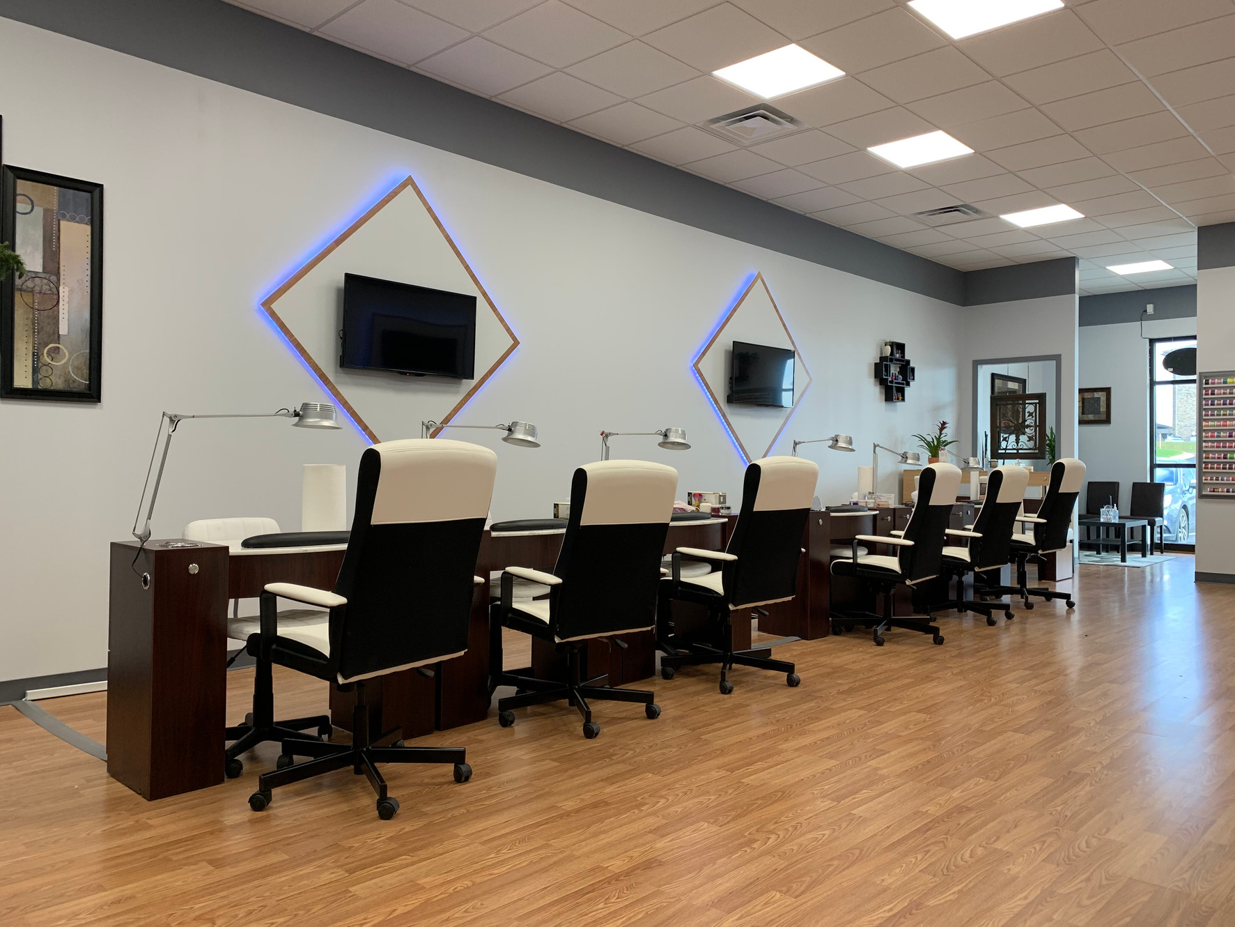 Elegant Nails in Bridgeport, WV