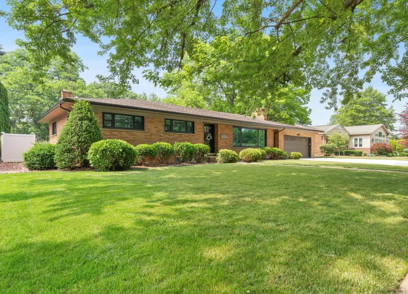 Shannon Bagdonas, Realtor in Allen Park, MI (2)