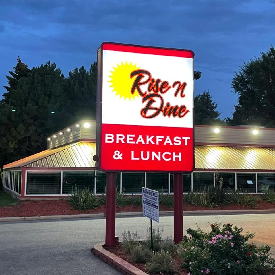 Rise n Dine Breakfast & Lunch Restaurant in Wheeling, IL