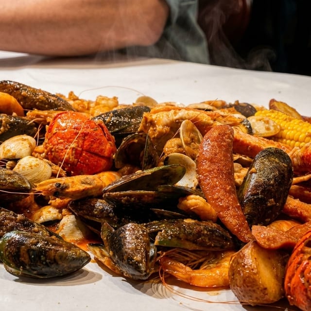 Cajun Claws Seafood Boil House in Oakland, CA
