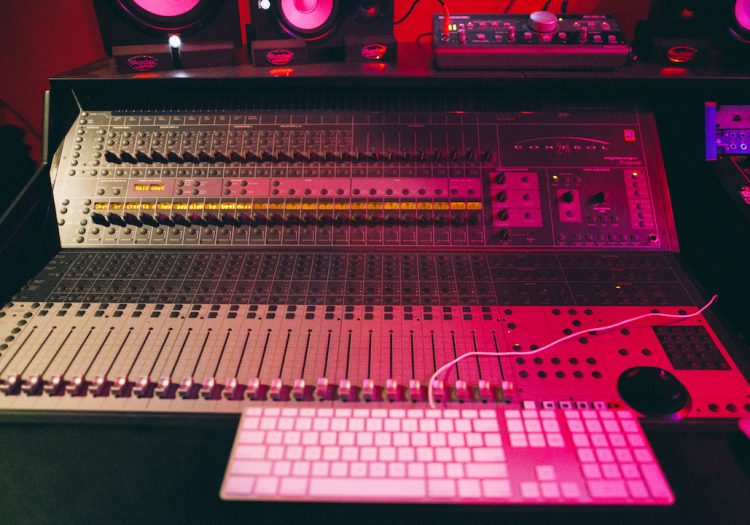 Red Room Studios in Hawthorne, CA (6)