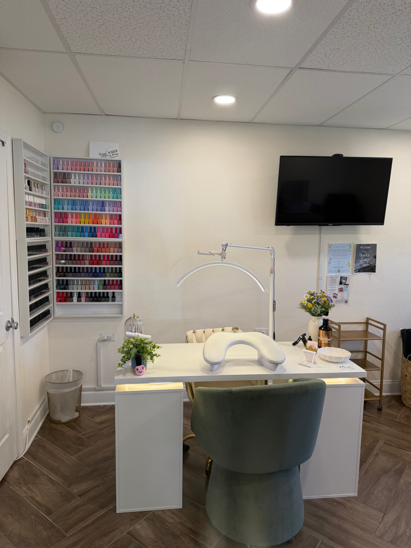 Amberly's Nail Bar in Milton, FL