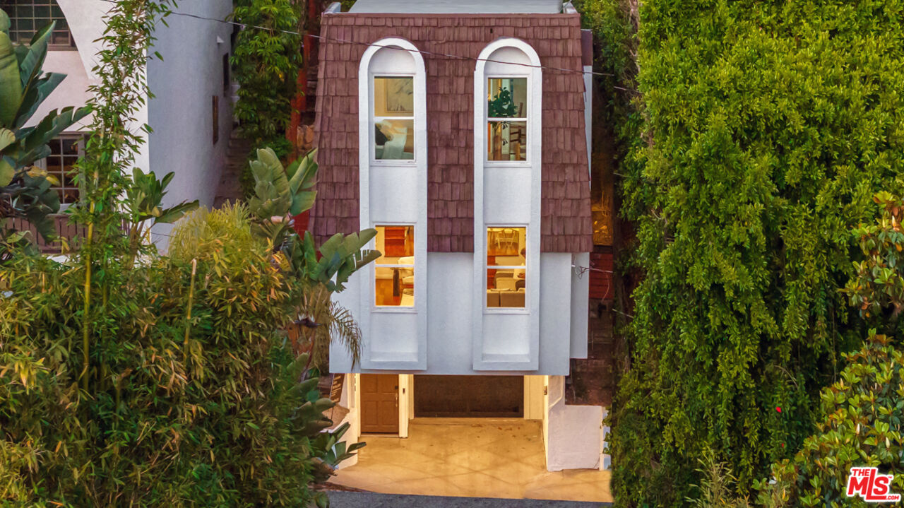 Lorraine Getz - REALTOR® COMPASS in Los Angeles, CA