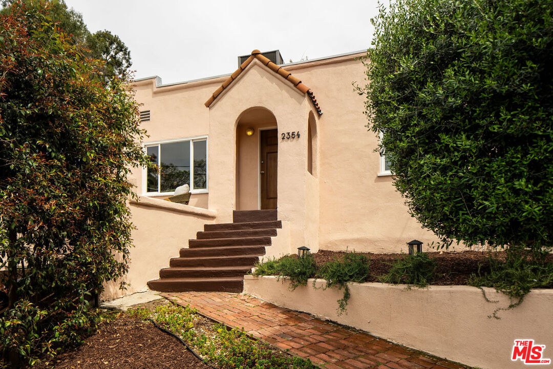Lorraine Getz - REALTOR® COMPASS in Los Angeles, CA (2)