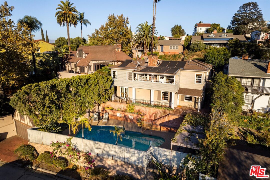 Lorraine Getz - REALTOR® COMPASS in Los Angeles, CA (3)