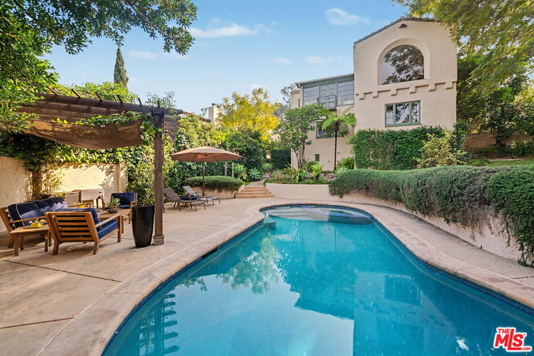 Lorraine Getz - REALTOR® COMPASS in Los Angeles, CA (6)