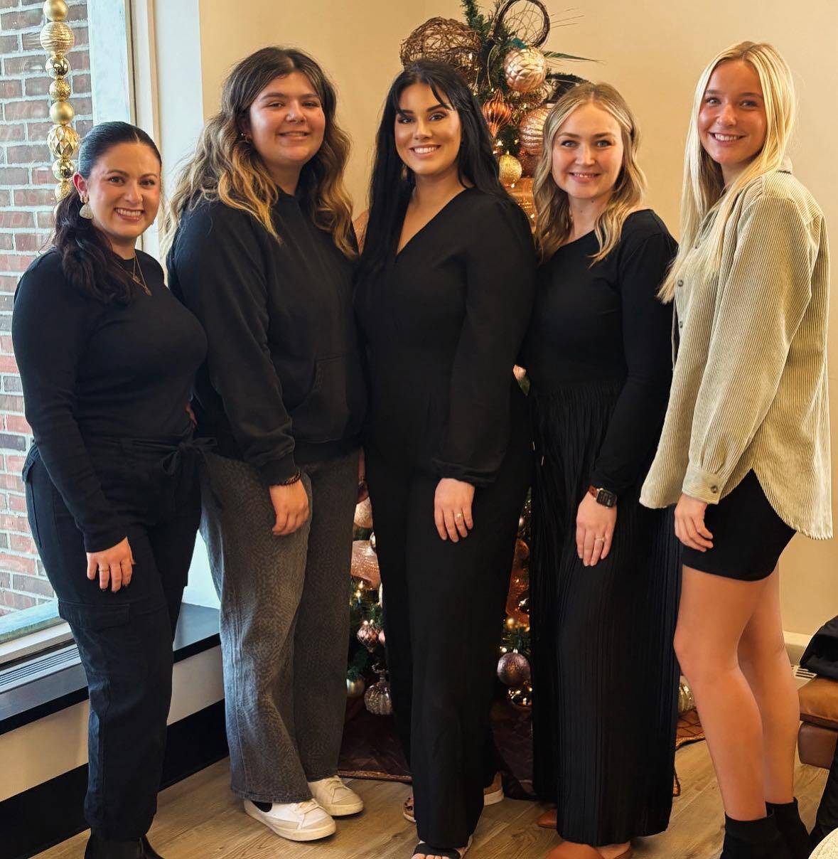 Lounge Salon and Spa LLC in Bellevue, OH