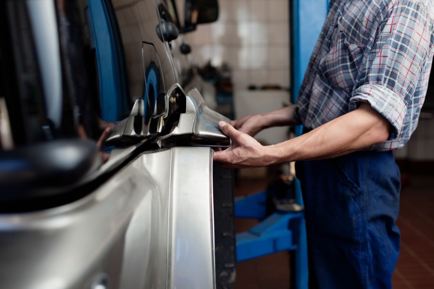 Robert's Auto Body in Lawrenceburg, IN