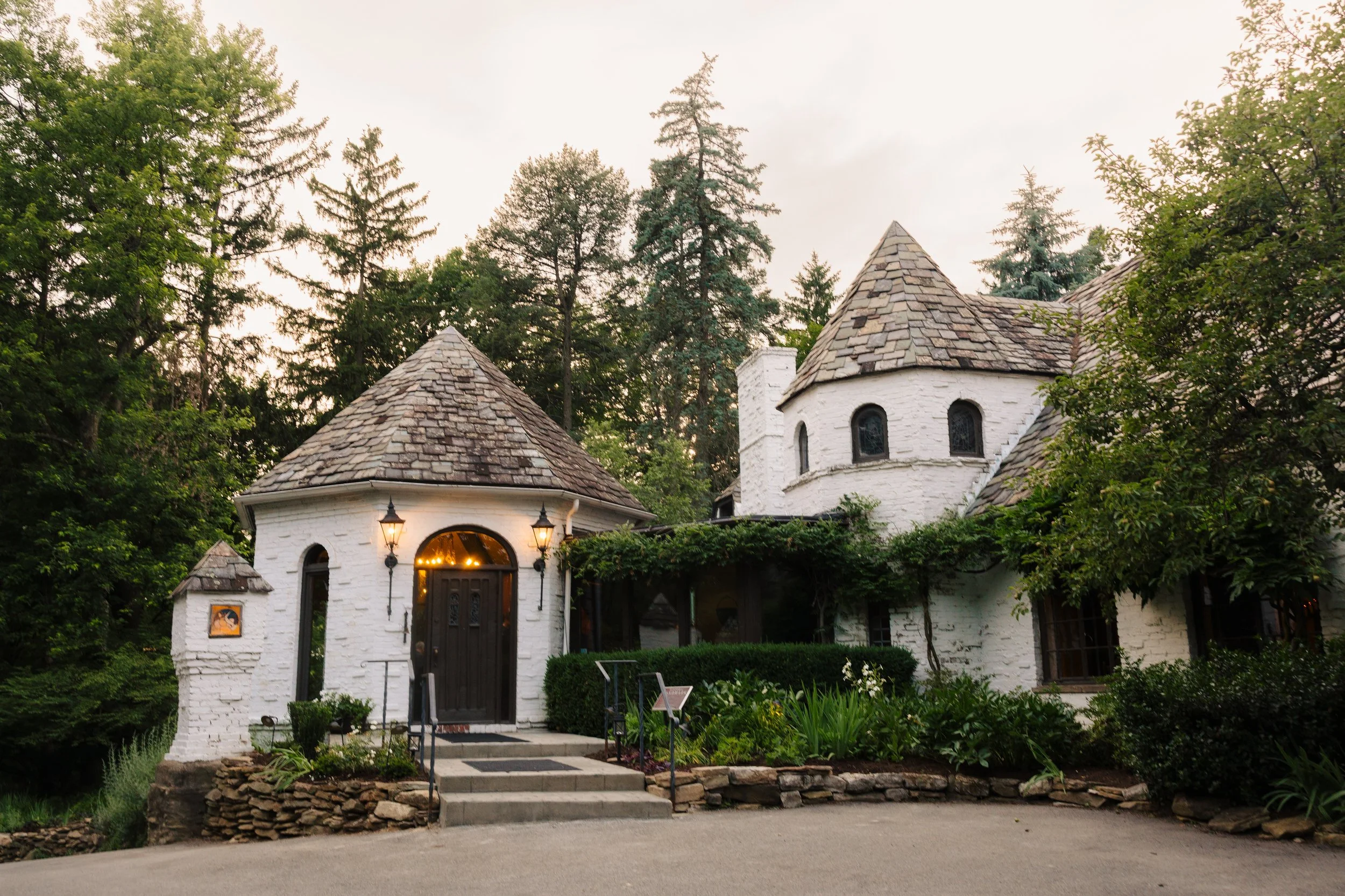 Hyeholde Restaurant in Coraopolis, PA