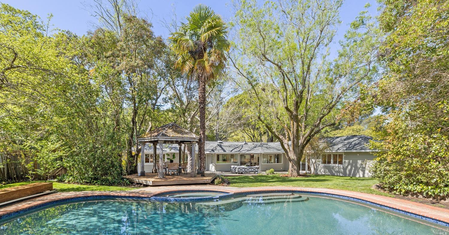 Stephanie Lamarre | Marin County, CA Luxury Real Estate in Greenbrae, CA (3)