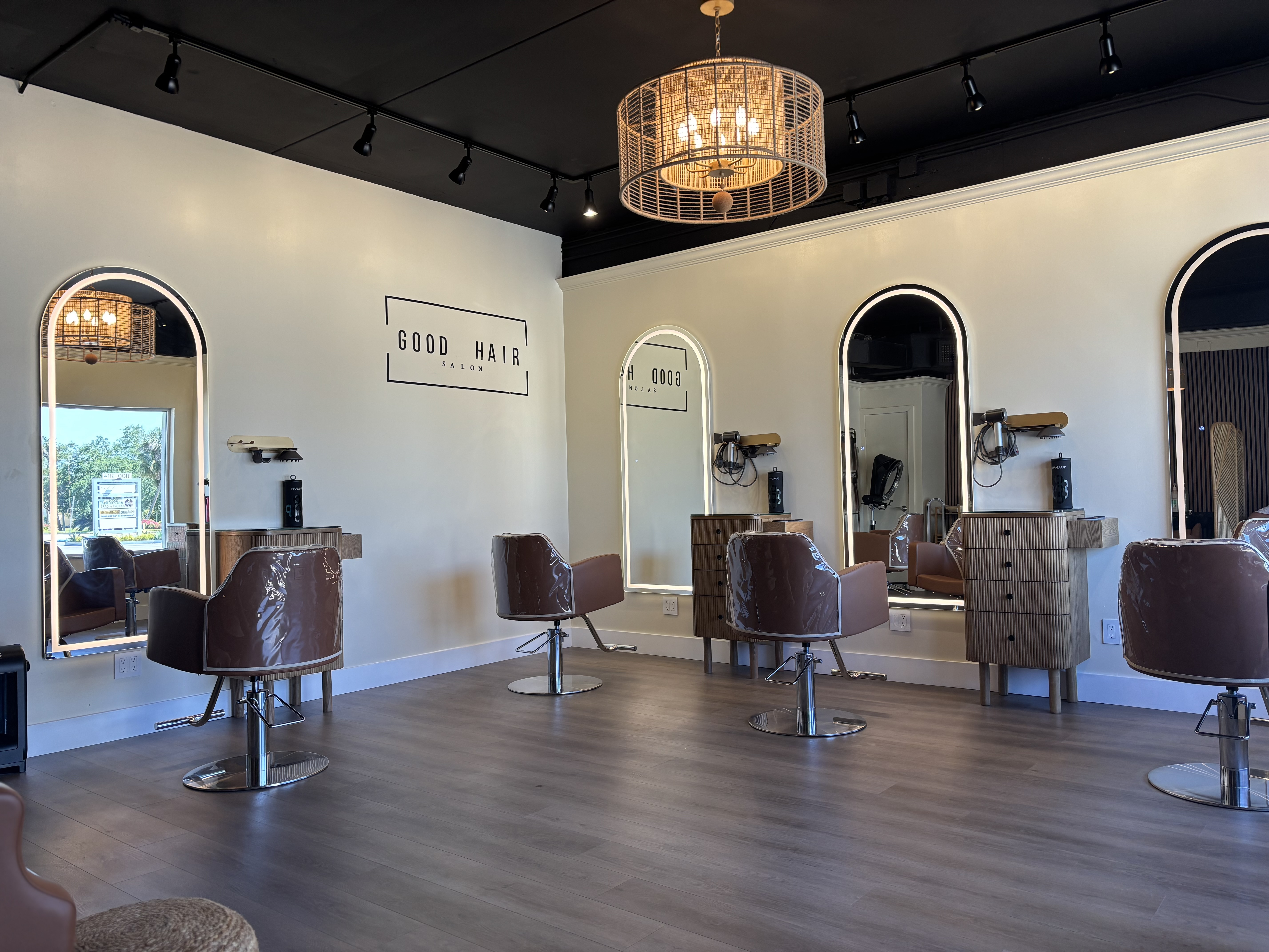 Good Hair Salon in Naples, FL