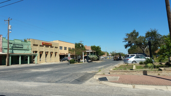 Floresville Real Estate Agent - Faye Y Taylor in Floresville, TX (2)