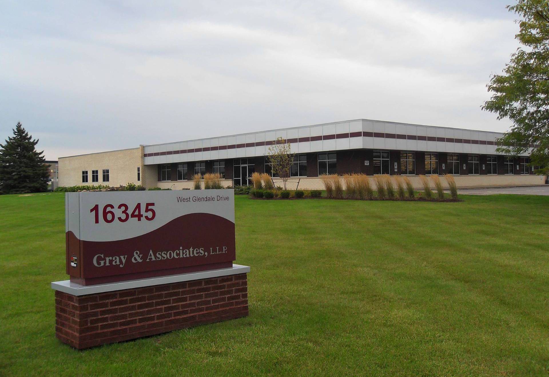 Gray & Associates Llp: Delhey Duncan C in New Berlin, WI (2)