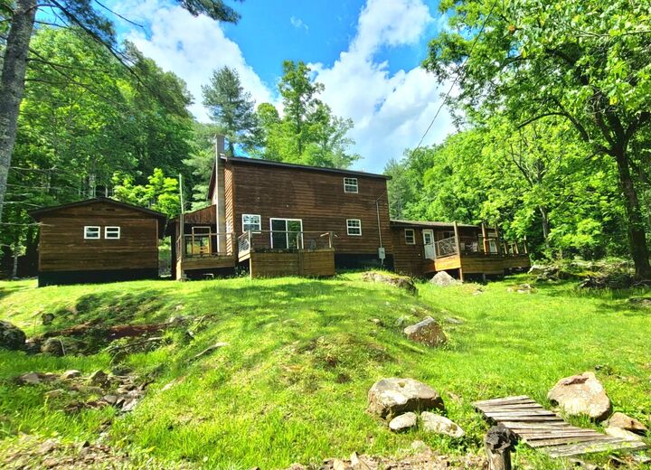 Hope Cunningham, Realtor® in Hillsboro, WV (4)