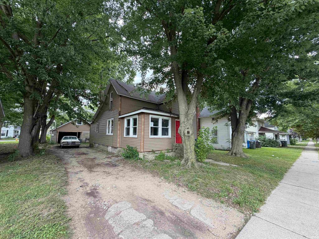 Aimee Ness Realty Group in Lafayette, IN (4)