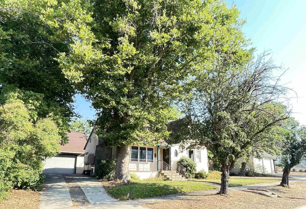 Julie Kuck Lemos, REALTOR in Yreka, CA (4)