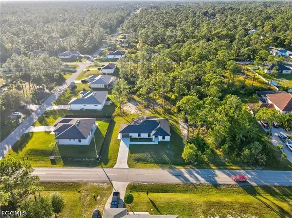 Hustle Bees Realty LLC , Southwest Florida Real Estate in Fort Myers, FL