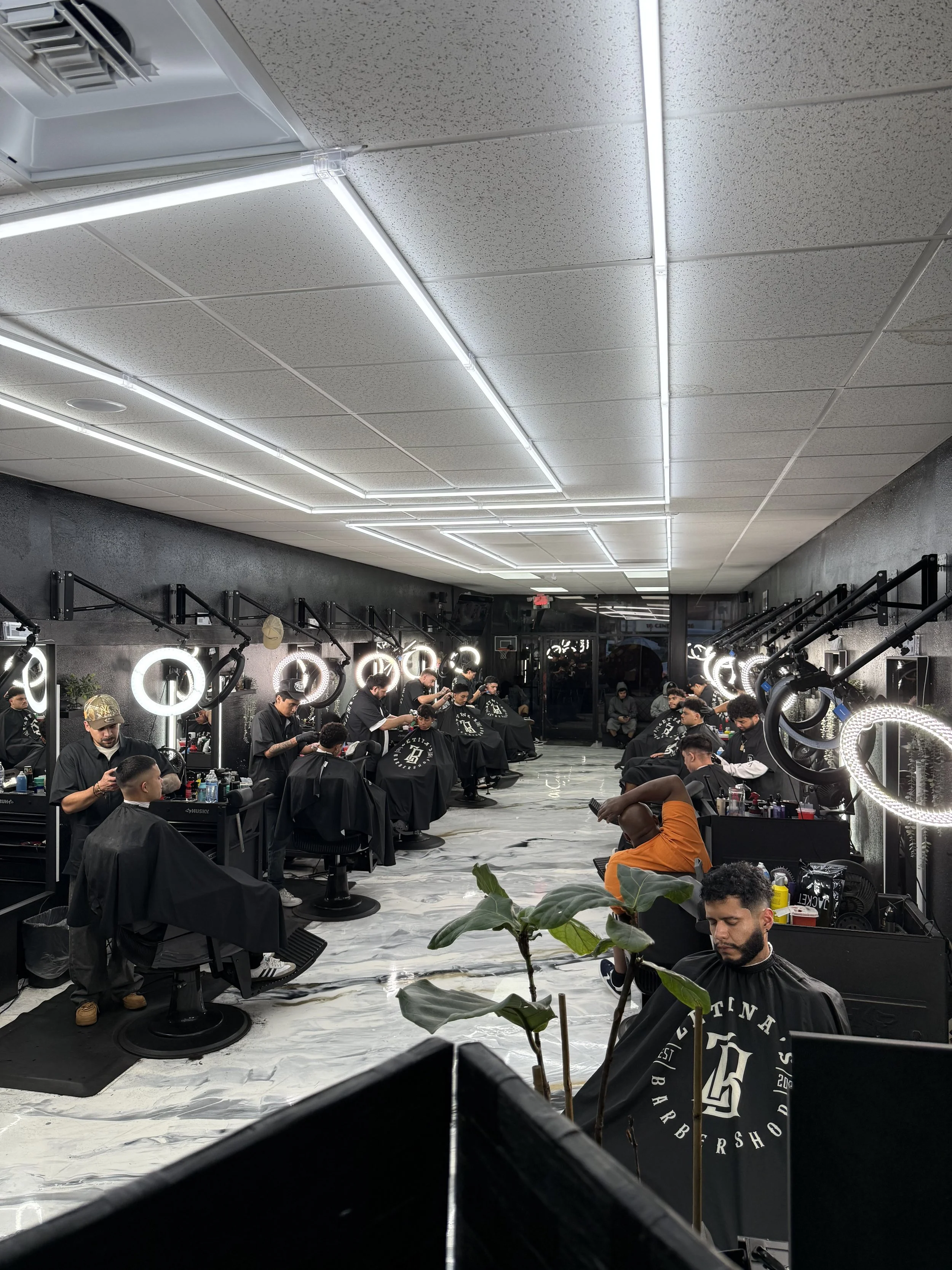 Zetinas Barbershop in Garden Grove, CA (2)