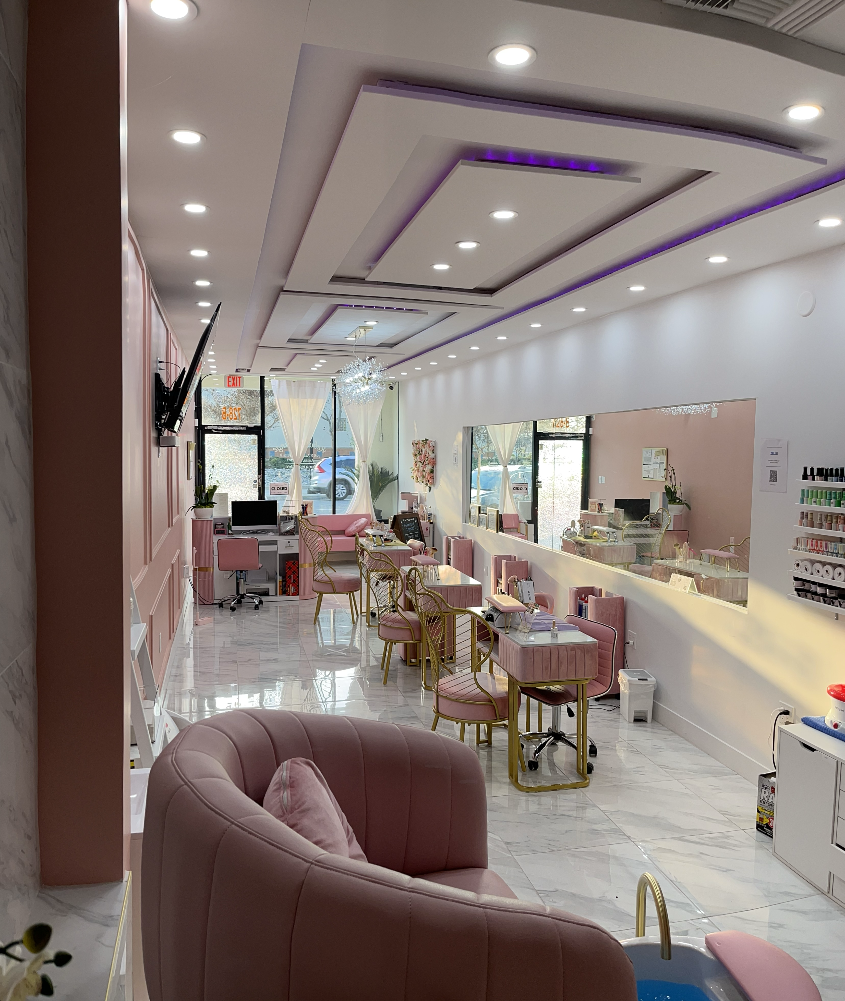 Reborn Lounge in Azusa, CA