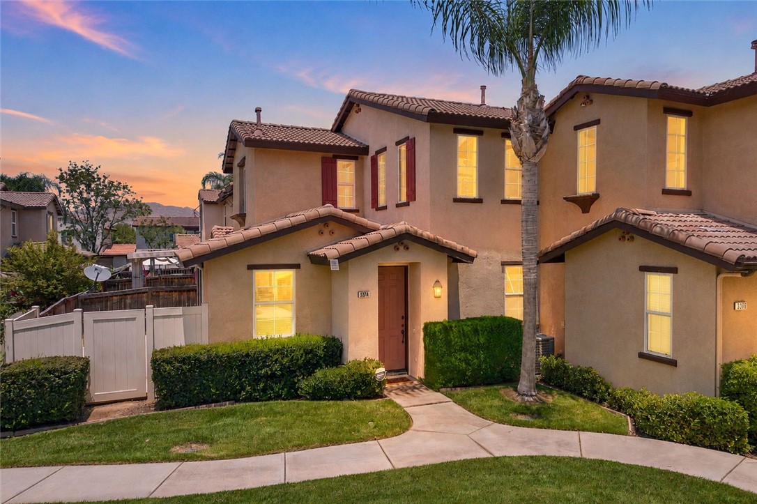 Marni Jimenez, Real Estate Agent, Grove Realty in Riverside, CA (2)