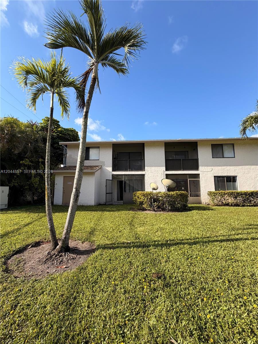 Elizabeth Garcia, Real Estate Agent in Hialeah, FL (2)