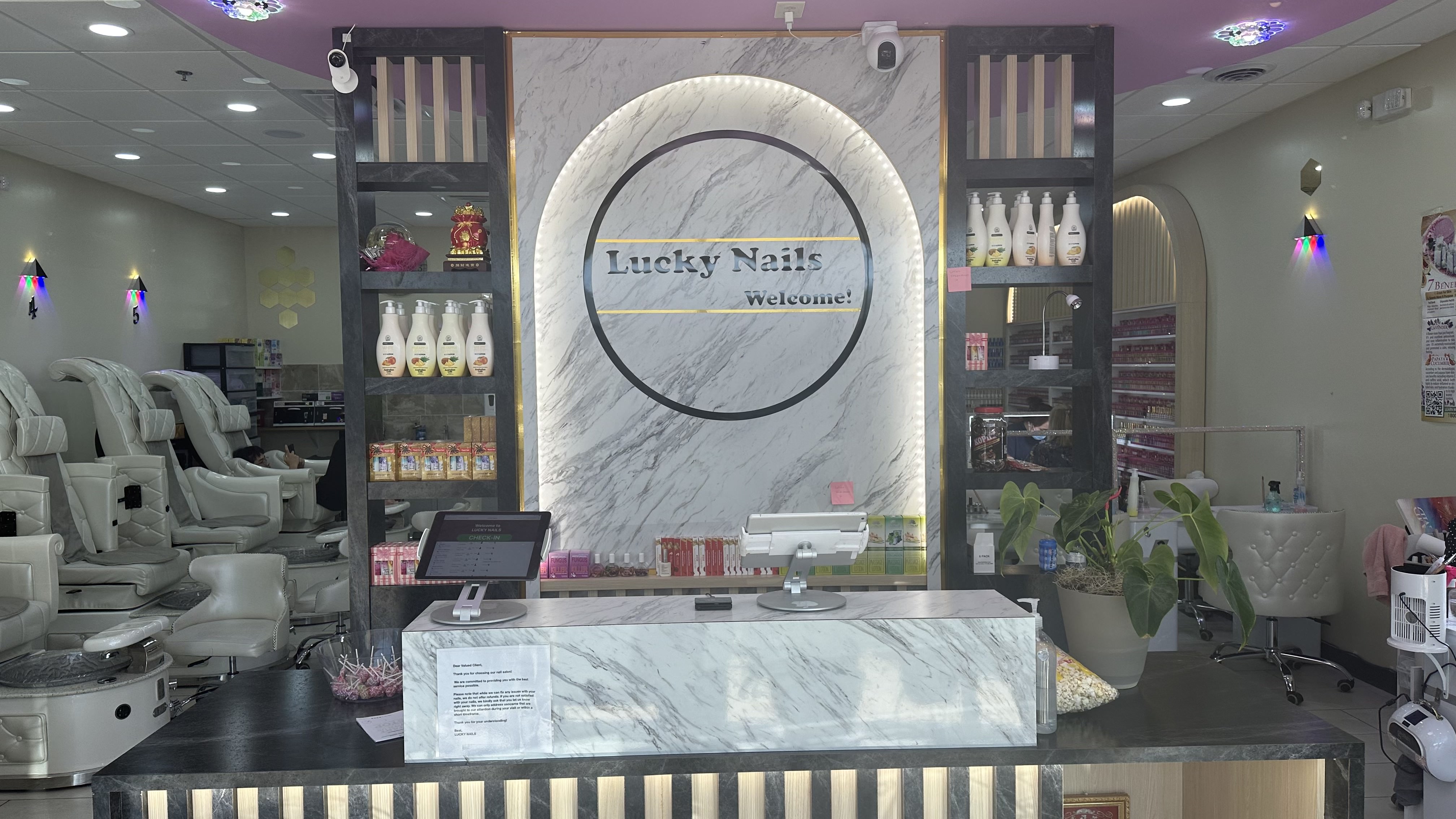 LUCKY NAILS in Berne, IN
