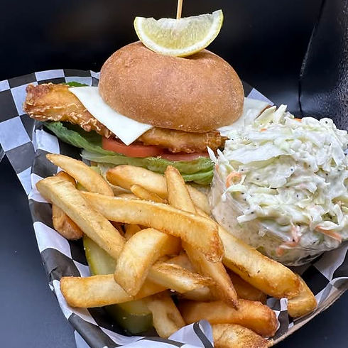 Sportsterz Bar and Grill in Geneva, OH (3)