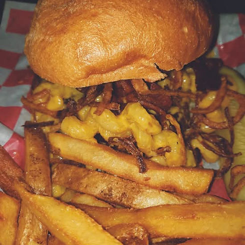 Sportsterz Bar and Grill in Geneva, OH (4)