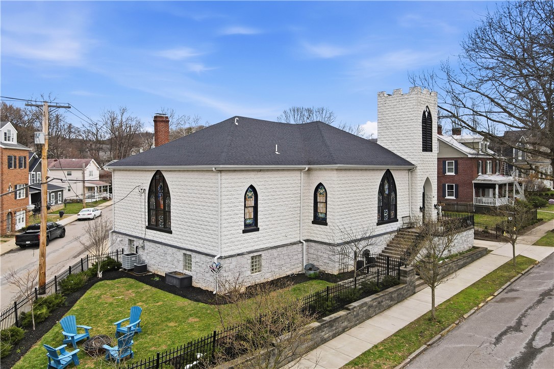 Brianna Markham - Pittsburgh Realtor in Spring Church, PA (6)