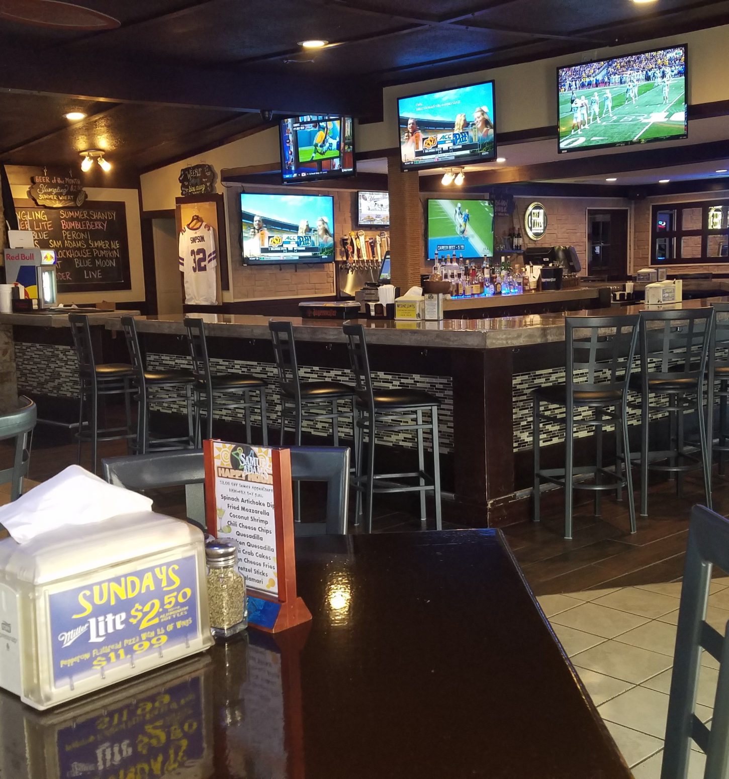 Oasis Pub & Tiki Bar in Erie, PA (3)