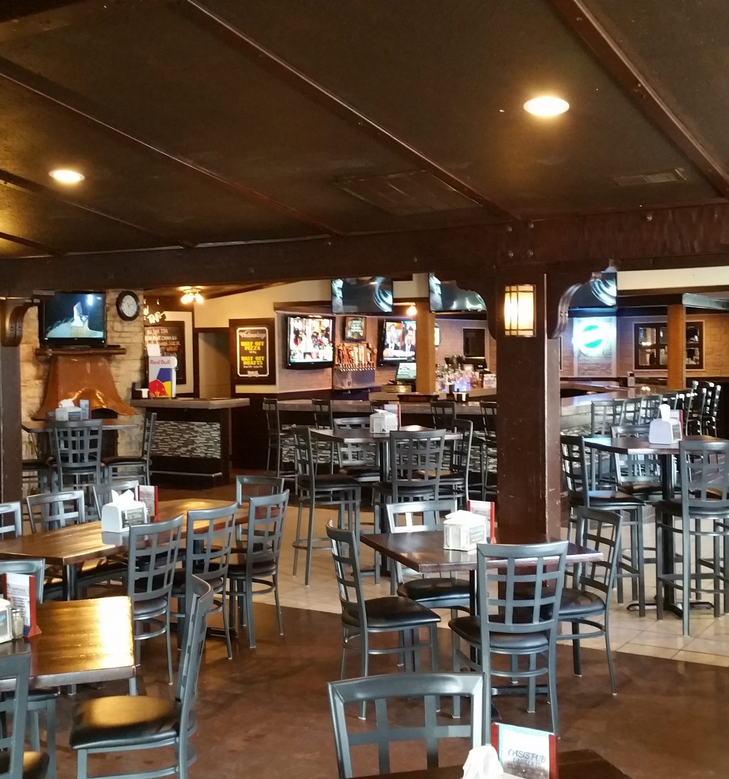 Oasis Pub & Tiki Bar in Erie, PA (5)