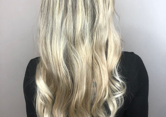 D'luxe Salon Spa Barber in Lomita, CA