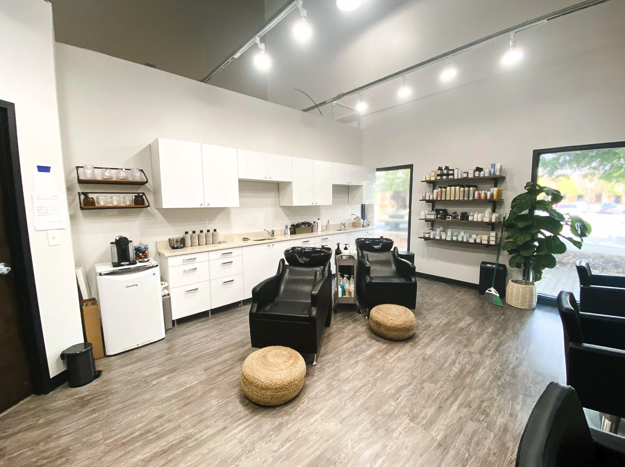 Mia Salon Studios North Olmsted in North Olmsted, OH