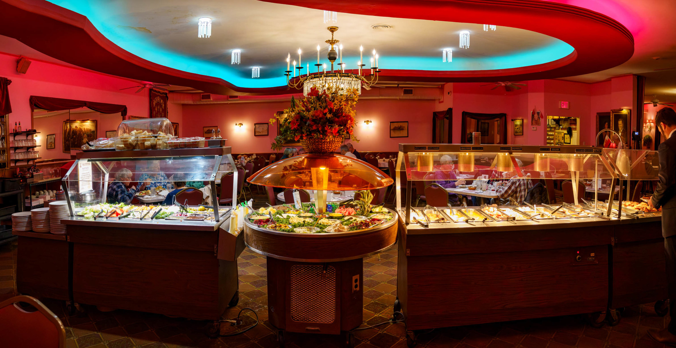 Sawa's Old Warsaw Restaurant in Broadview, IL
