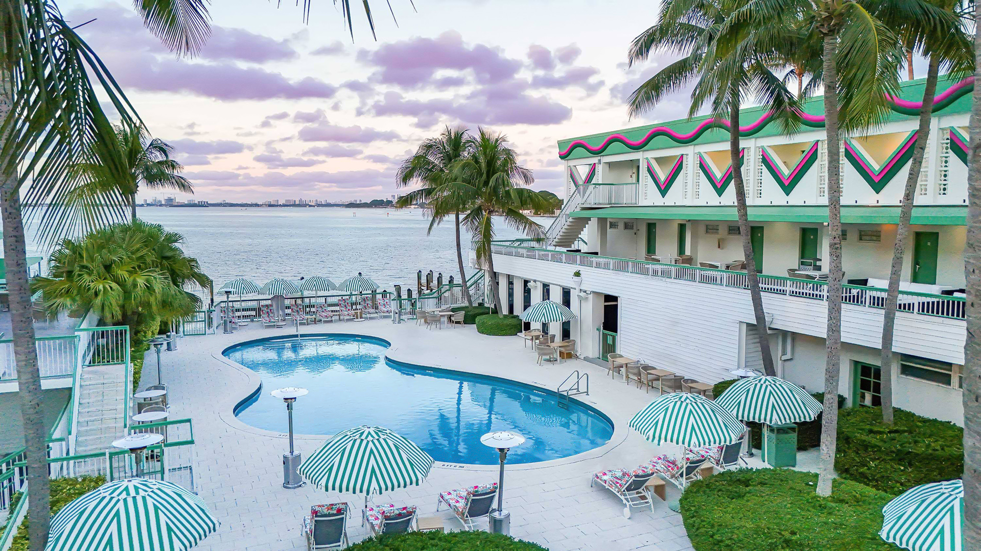 Palm Tree Club Miami Restaurant in Miami Beach, FL (3)