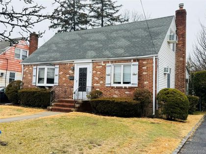 Howard Hanna | Coach Realtors - Williston Park in Williston Park, NY